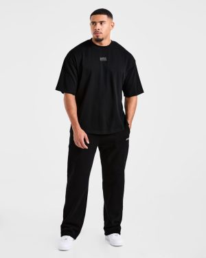 Doberman Strength Oversized T-Shirt: Ultimate Comfort & Bold Style