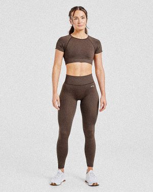 Adapt Seamless Crop Top - Brown: The Ultimate Performance Fit