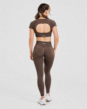 Adapt Seamless Crop Top - Brown: The Ultimate Performance Fit