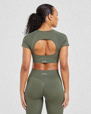 Adapt Seamless Crop Top - Green: The Ultimate Performance Fit