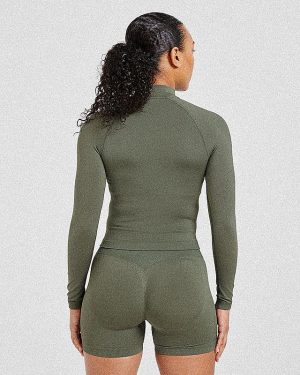 Adapt Seamless Jacket - Green: The Ultimate Sculpting Activewear