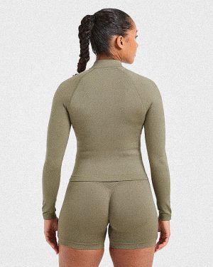 Adapt Seamless Jacket - Muted Olive: The Ultimate Sculpting Activewear Essential