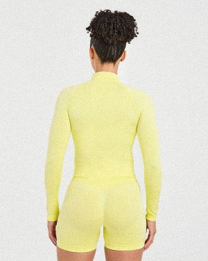 Adapt Seamless Jacket - Spring Yellow: The Ultimate Sculpting Solution