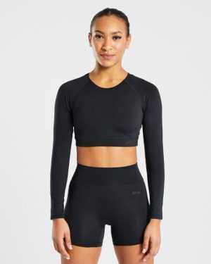 Staple Long Sleeve Crop Top - Black: The Ultimate Sculpting Workout Essential