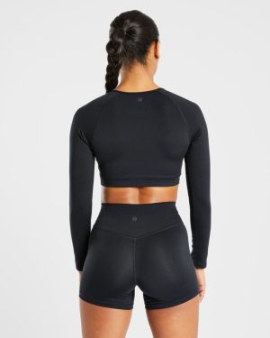 Staple Long Sleeve Crop Top - Black: The Ultimate Sculpting Workout Essential