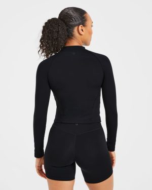 Staple Zip Jacket - Black: The Ultimate Sculpting Activewear Essential