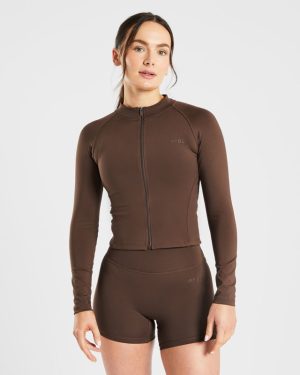 Staple Zip Jacket - Brown: The Ultimate Sculpting Activewear Essential