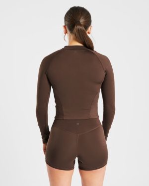 Staple Zip Jacket - Brown: The Ultimate Sculpting Activewear Essential