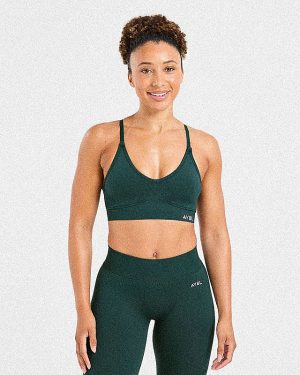 Adapt Seamless Sports Bra - Deep Forest: The Ultimate Medium-Support Activewear Solution